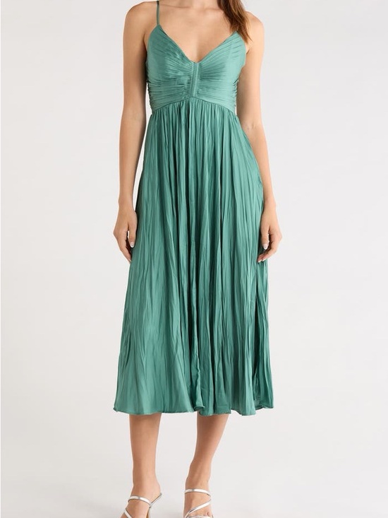 Astr Dresses & Skirts - ASTR The Label Maeve Midi Dress